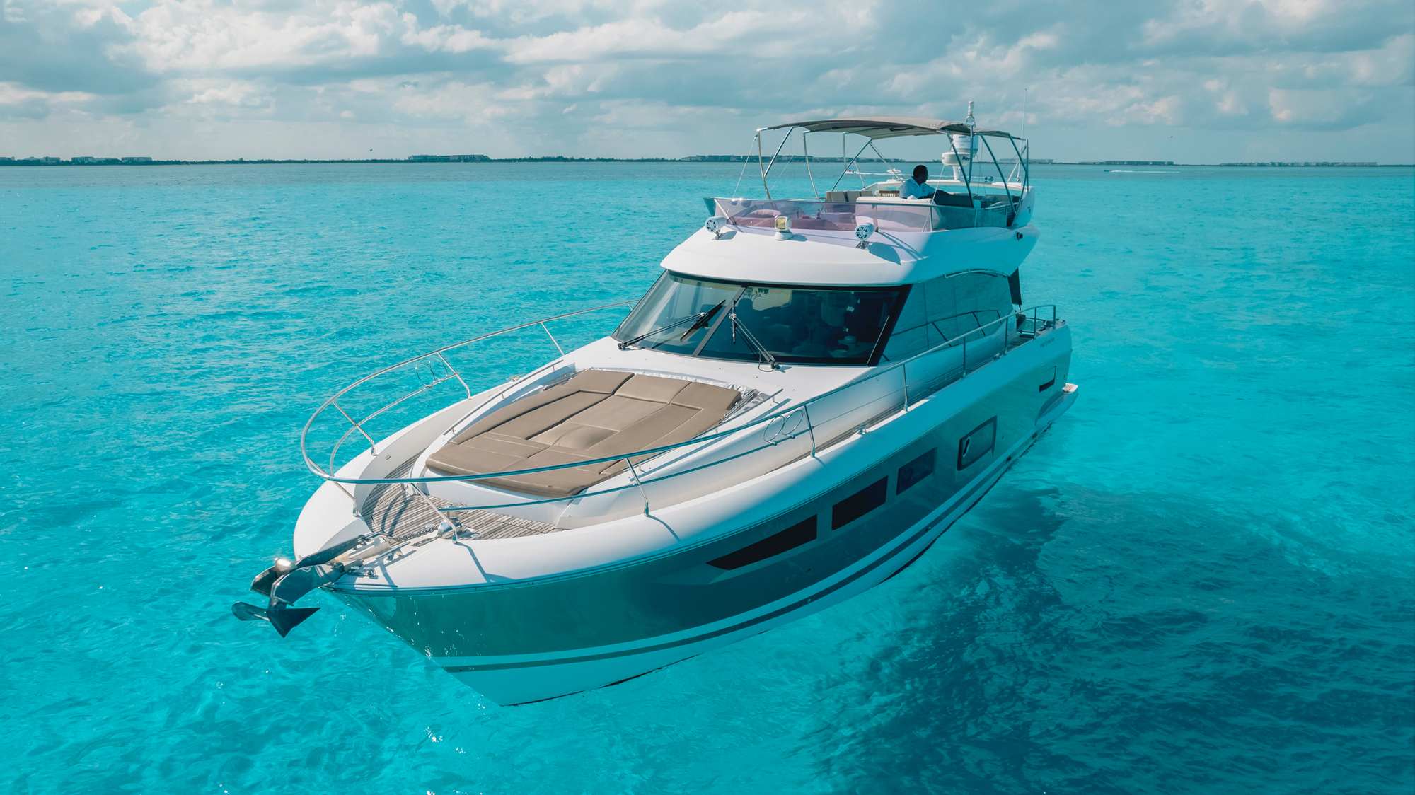 Prestige 60 (Proteus) — overnight charter Cancun