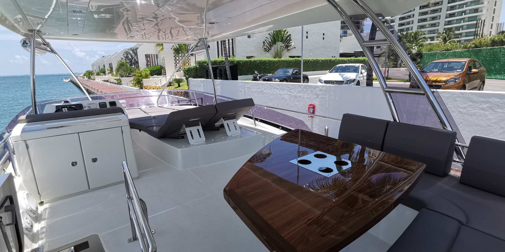 Prestige 60 (Proteus) — overnight charter Cancun