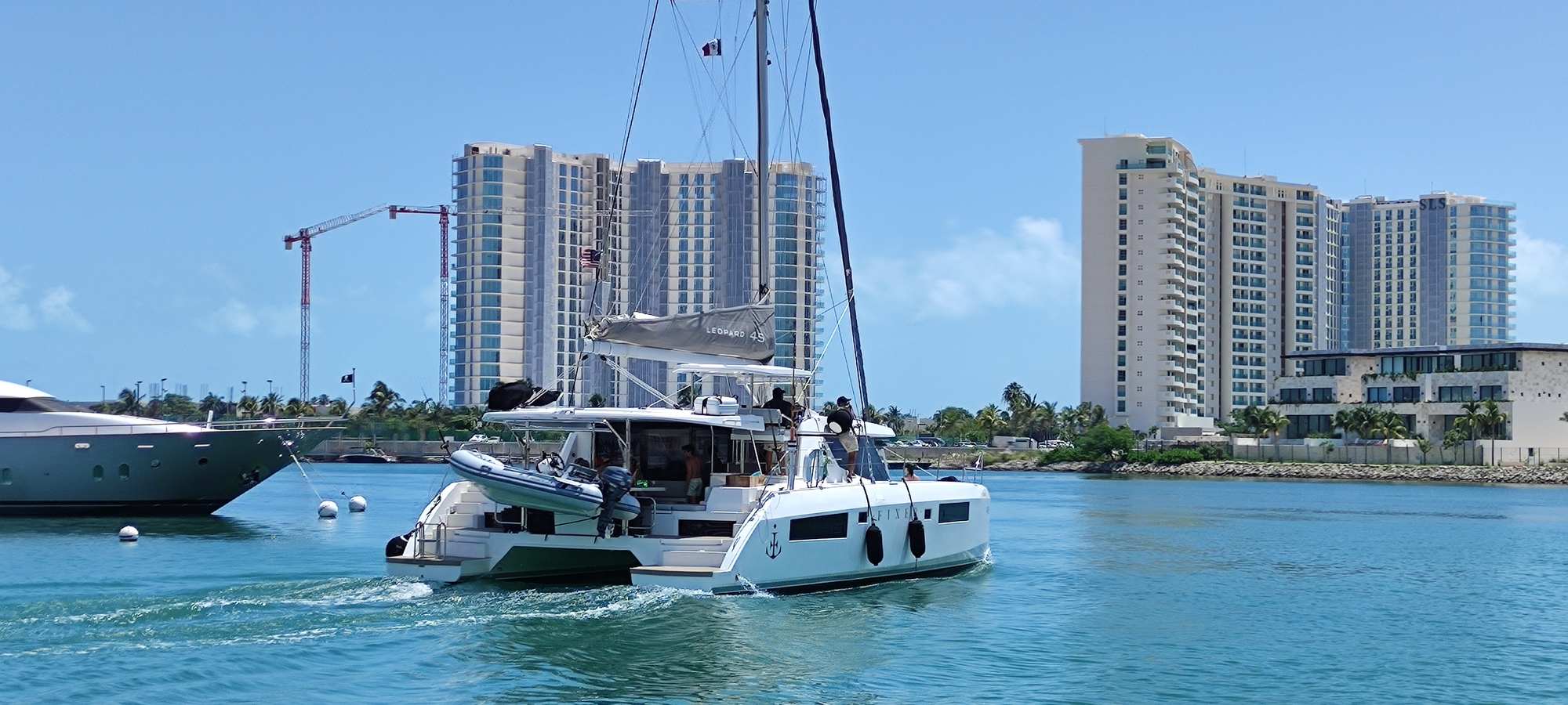 Leopard 45 (2018) — Lujo VIP — overnight charter Cancun