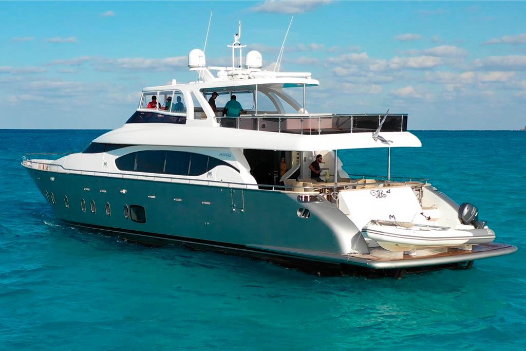 how much to rent a yacht in cancun