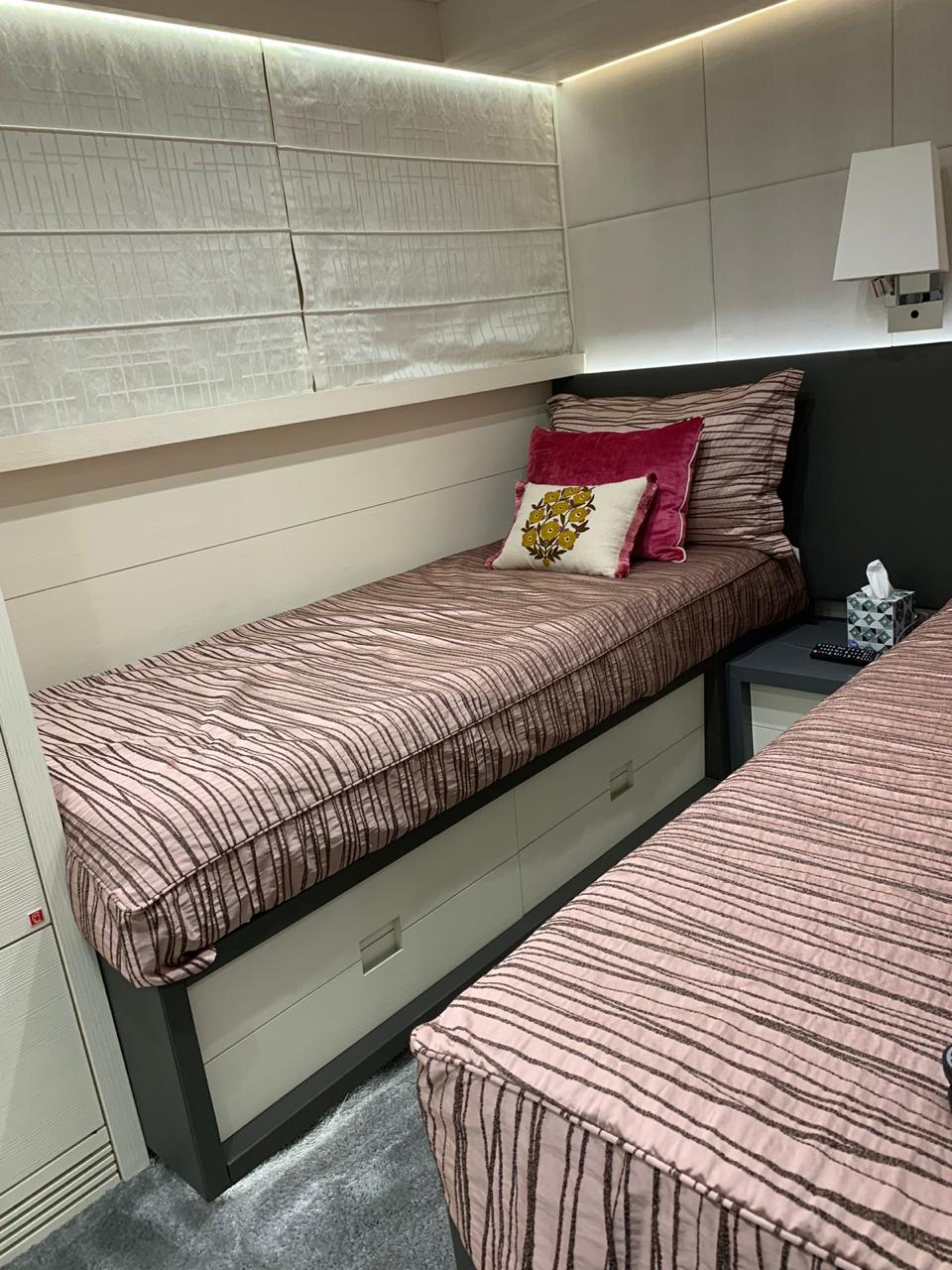 100 ft luxury yacht for rent