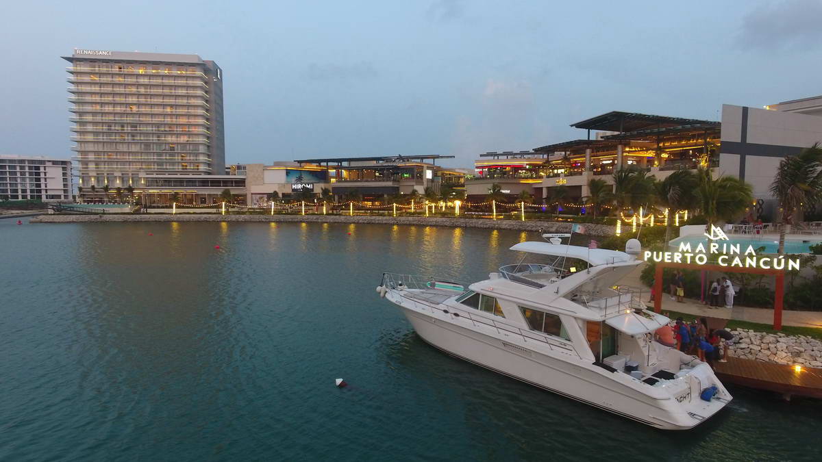 #IslaMujeres #SeaRay #luxuryyachts #rentaboat