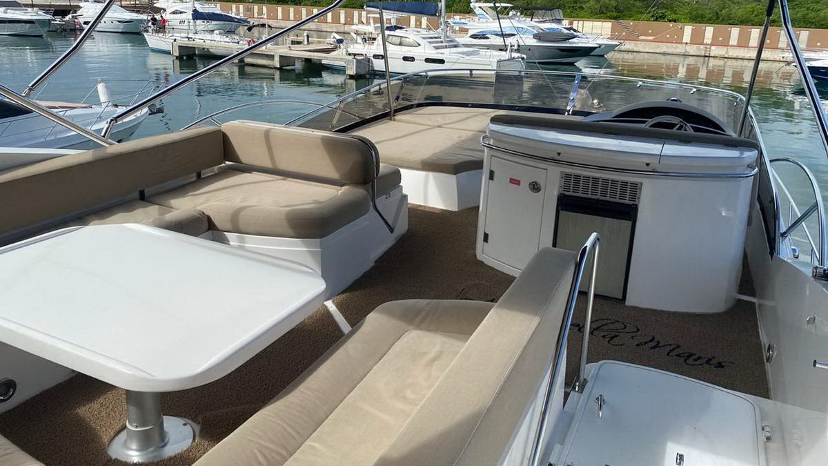 Sunseeker luxury yacht for rent