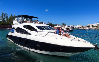 Sunseeker Manhatan Luxury Yacht