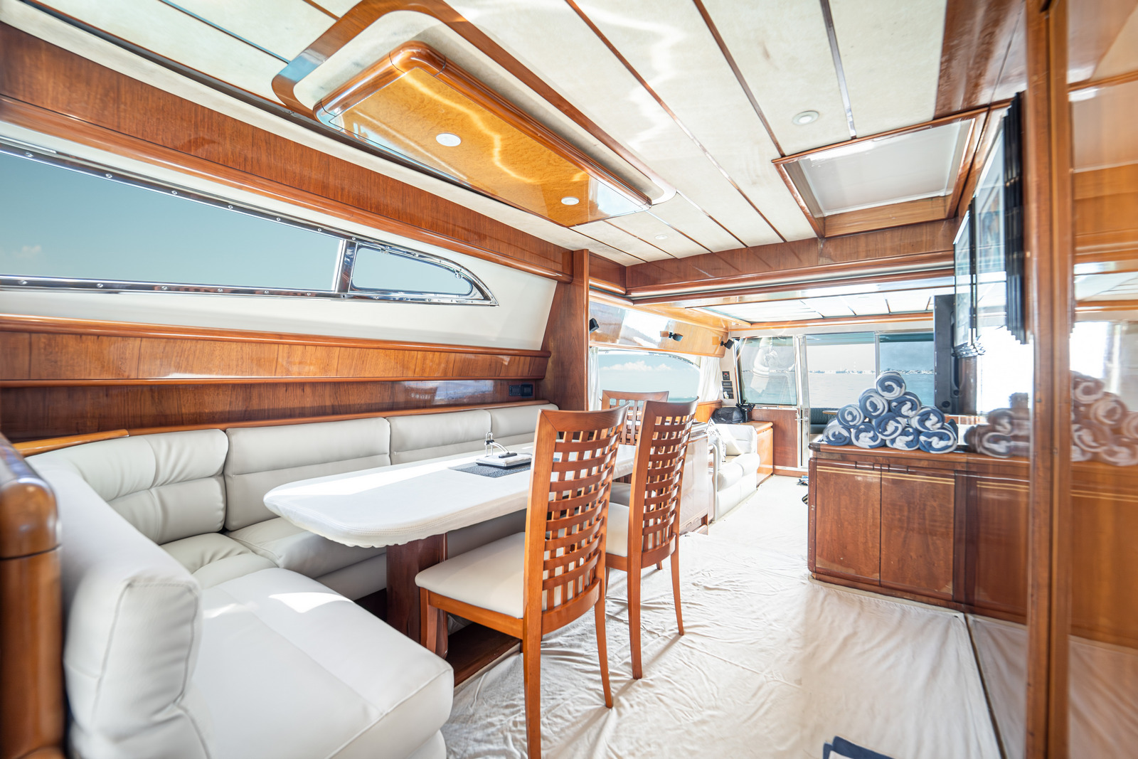 Sunseeker luxury yacht for rent