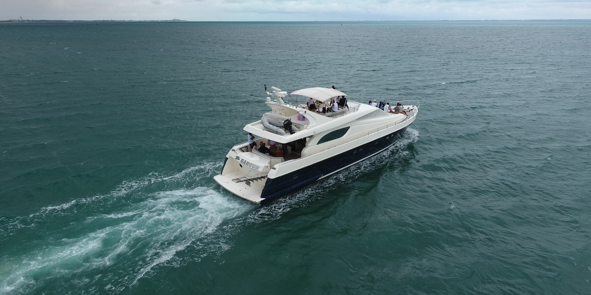 Sunseeker luxury yacht for rent