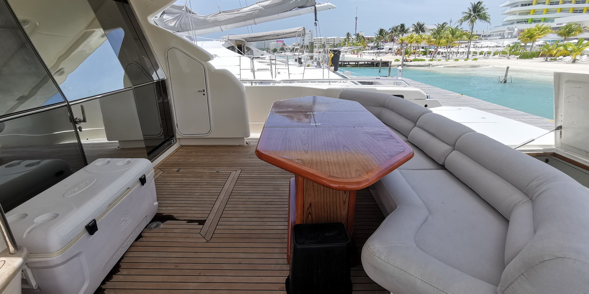Sunseeker luxury yacht for rent