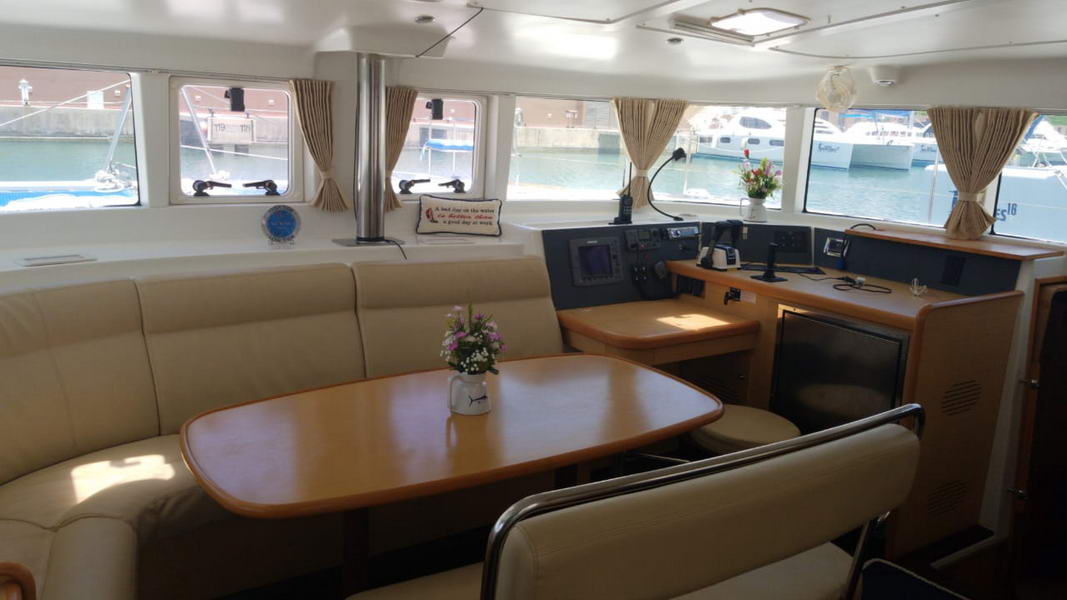 Sunseeker luxury yacht for rent