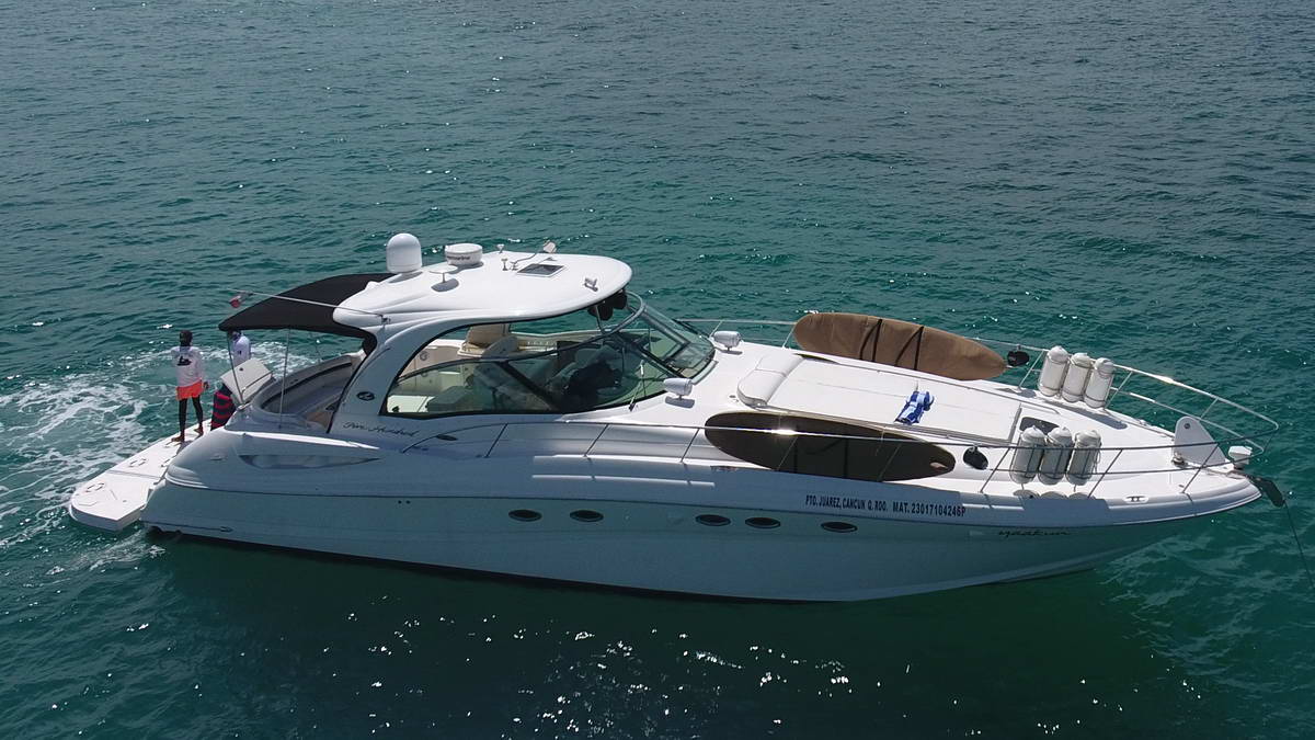 Cancun SeaRay Luxury yacht