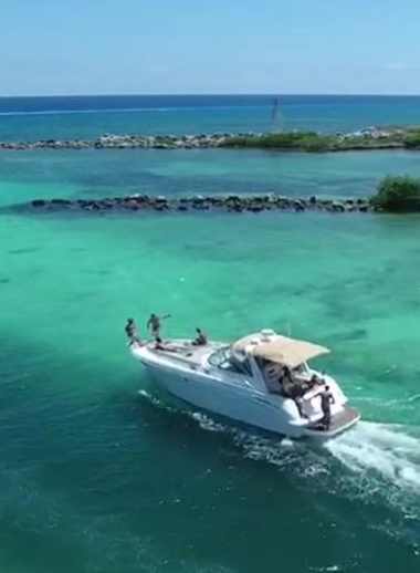 Searay Yacht rent at Riviera Maya