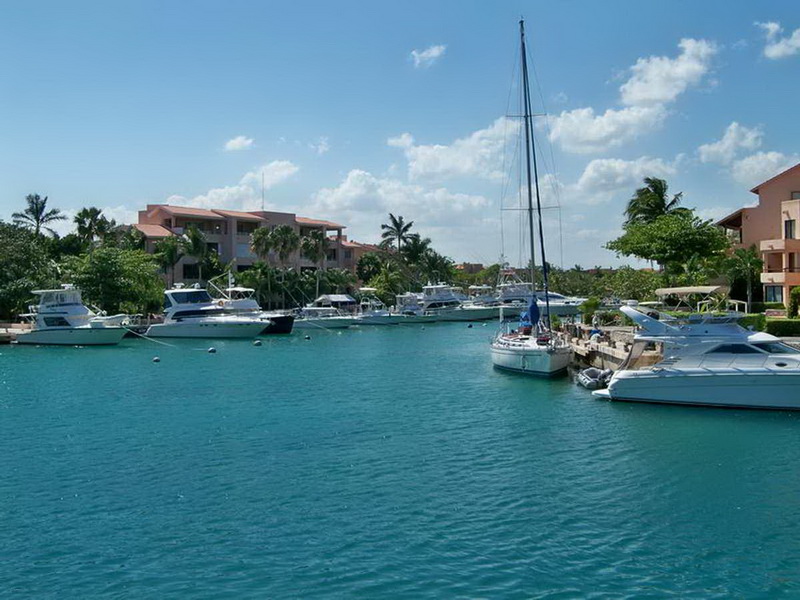 Puerto Aventuras Riviera Maya yacht