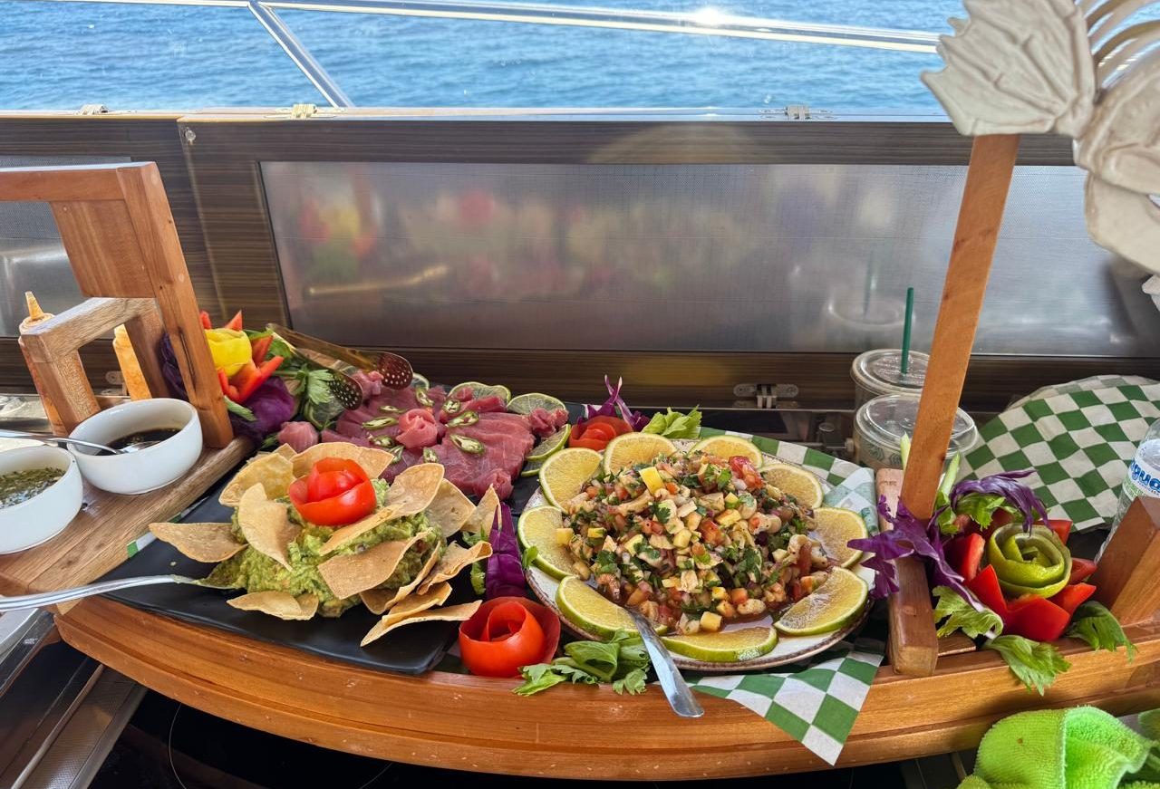 Menú de chef privado — platillo gourmet adicional preparado a bordo por MagicSea.